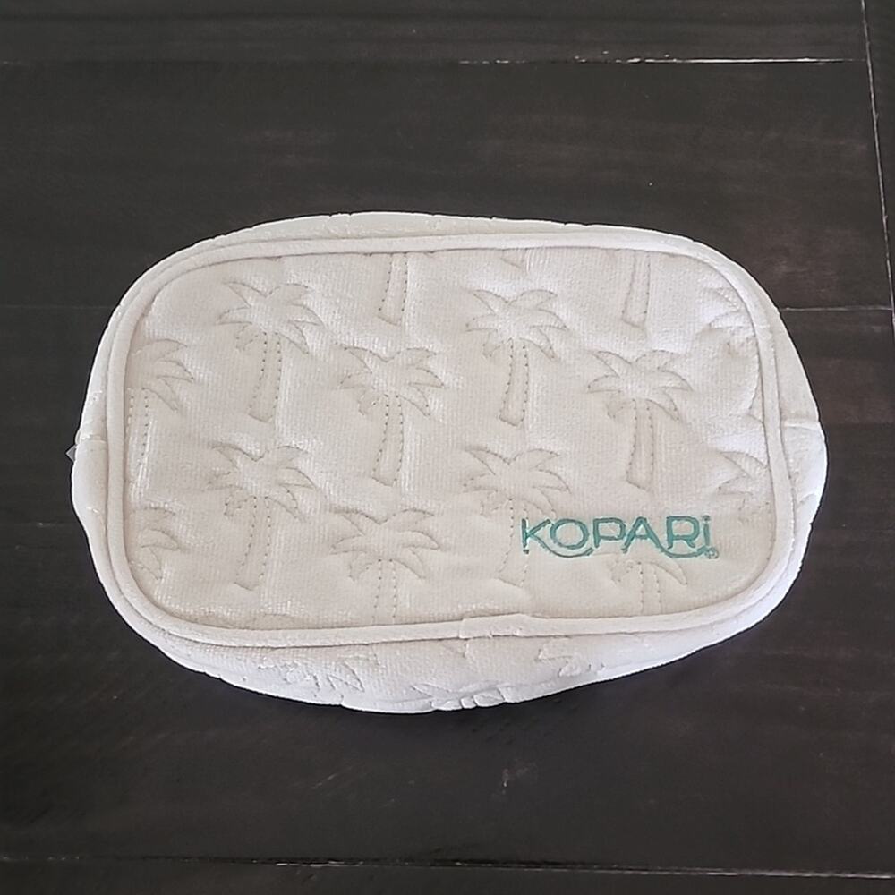 KOPARI Makeup Bag Travel Toiletries Cosmetic Zippered Palm Tree White